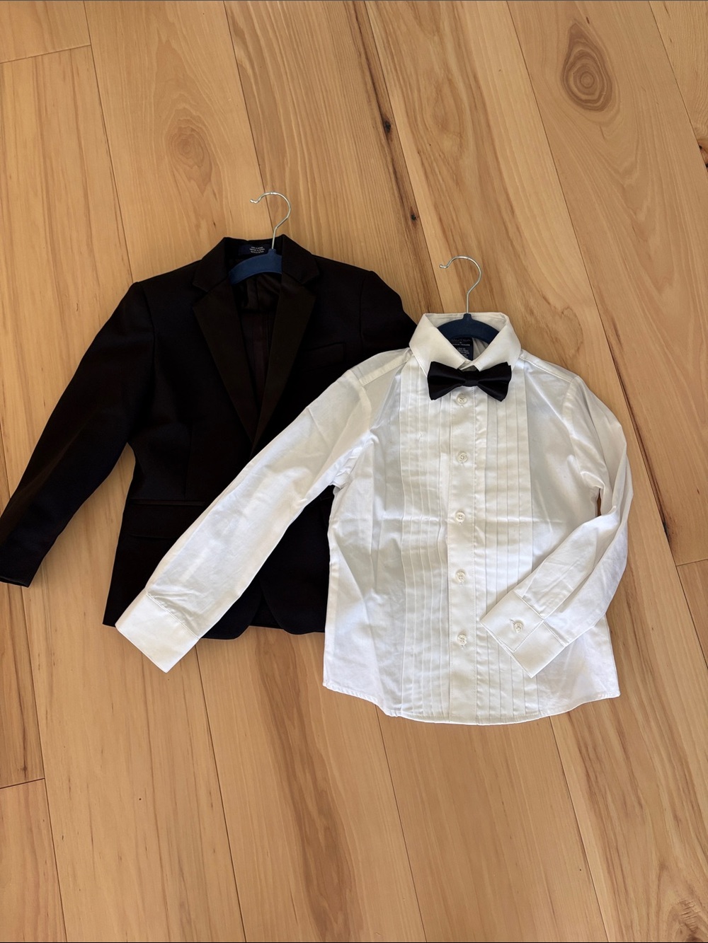 Nautica Boys 4 Piece Tuxedo Set - size 5